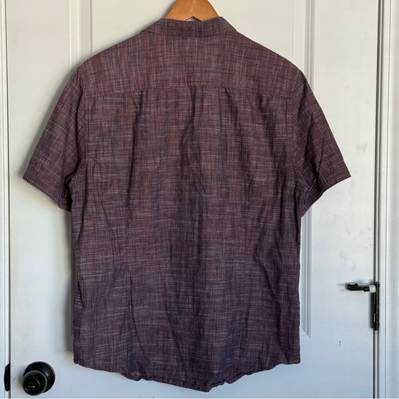 Guess Los Angeles Men's Short Sleeve Button Front Shirt Burgundy Size Large - Picture 2 of 7